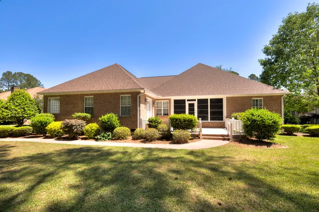 $425,000 | 233 Plantation Drive, Manning, SC 29102