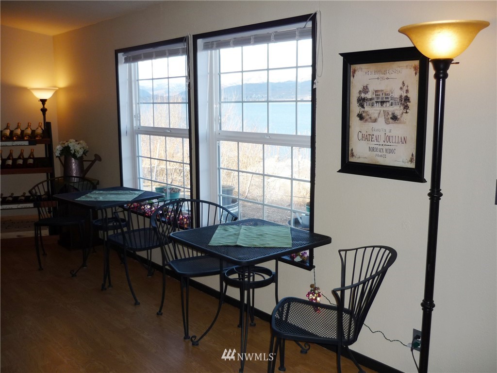 755 South Lakeshore Road Chelan, WA 98816 - Photo 9 of 24 Gallery Image 9