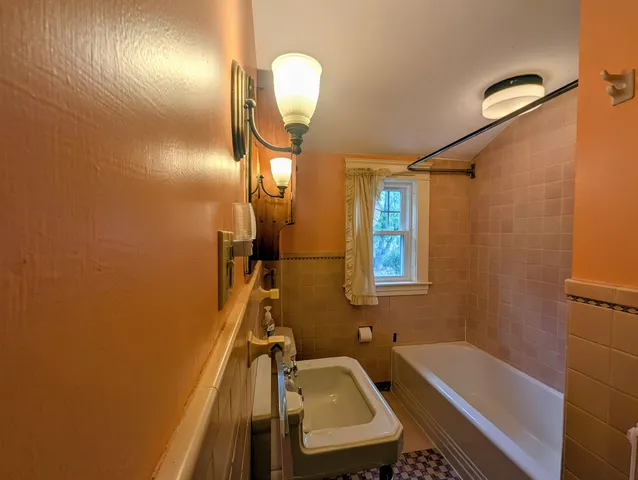 $399,500 | 46 Ridge Avenue, Claremont, NH 03743