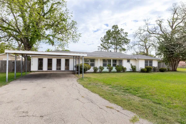 $235,000 | 1327 Hodges Lane, Wharton, TX 77488