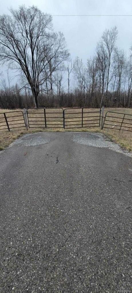 Gate
