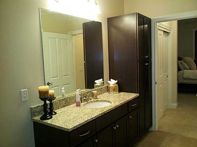966 Perry Street, Unit 10B Columbus, OH 43215 - Photo 12 of 25