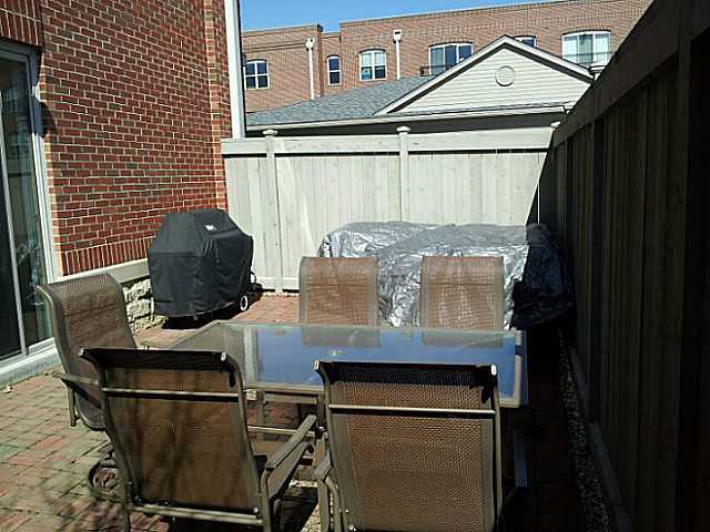 966 Perry Street, Unit 10B Columbus, OH 43215 - Photo 16 of 25