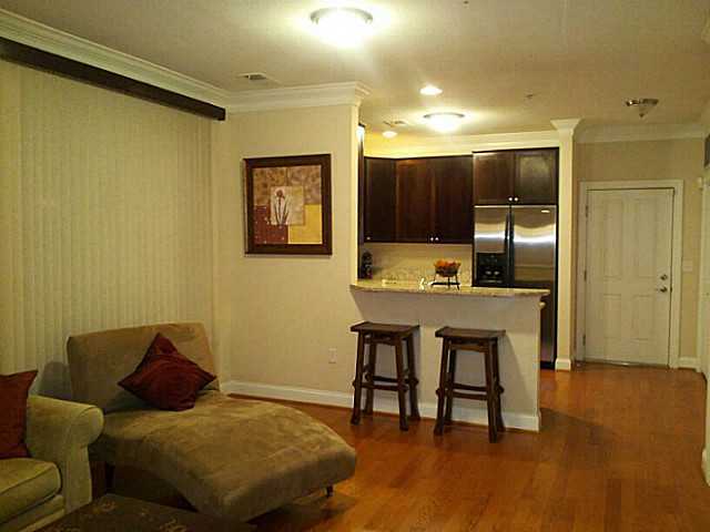 966 Perry Street, Unit 10B Columbus, OH 43215 - Photo 3 of 25
