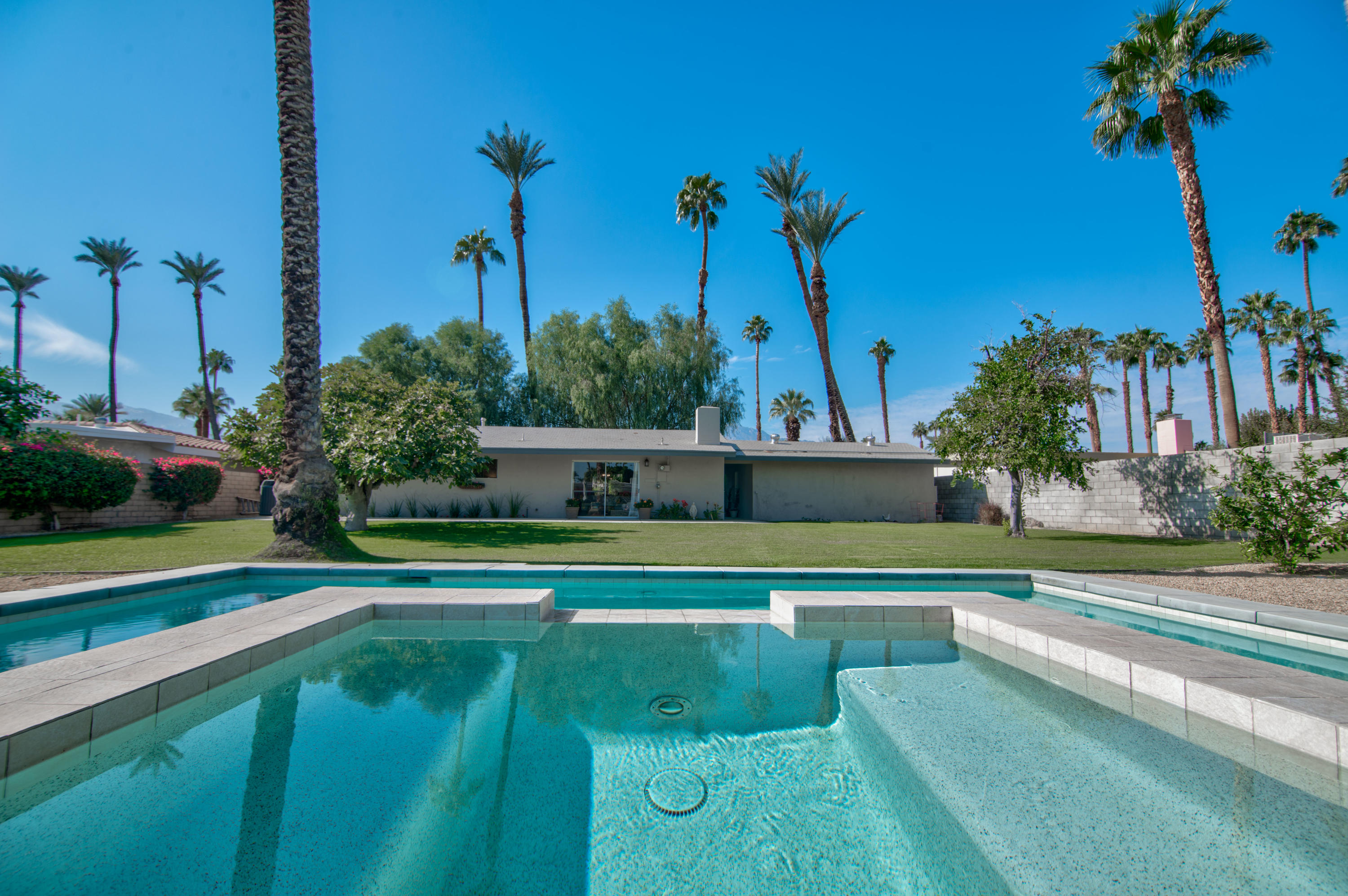 36810 Palmdale Road Rancho Mirage, CA 92270 - Photo 5 of 41 18