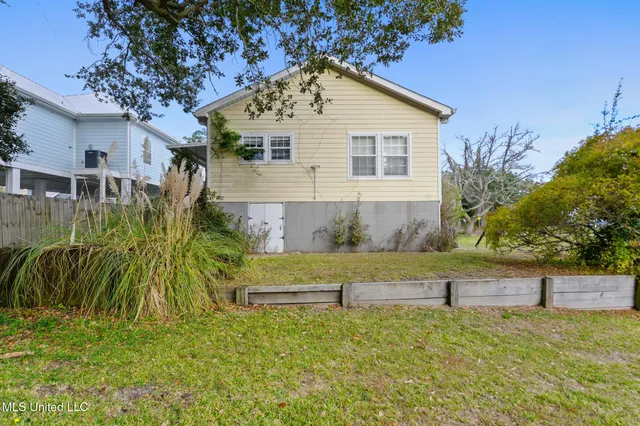 $293,900 | 406 South Nicholson Avenue, Long Beach, MS 39560