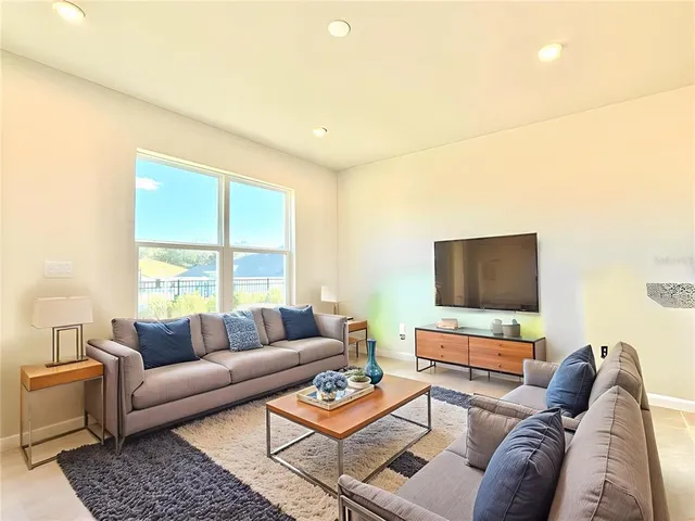 $1,800 | 1188 Port Blue Way, Lady Lake, FL 32159