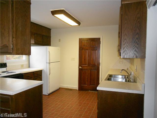 2736 Westridge Road Winston-Salem, NC 27103 - Photo 3 of 12 Kitchen.
