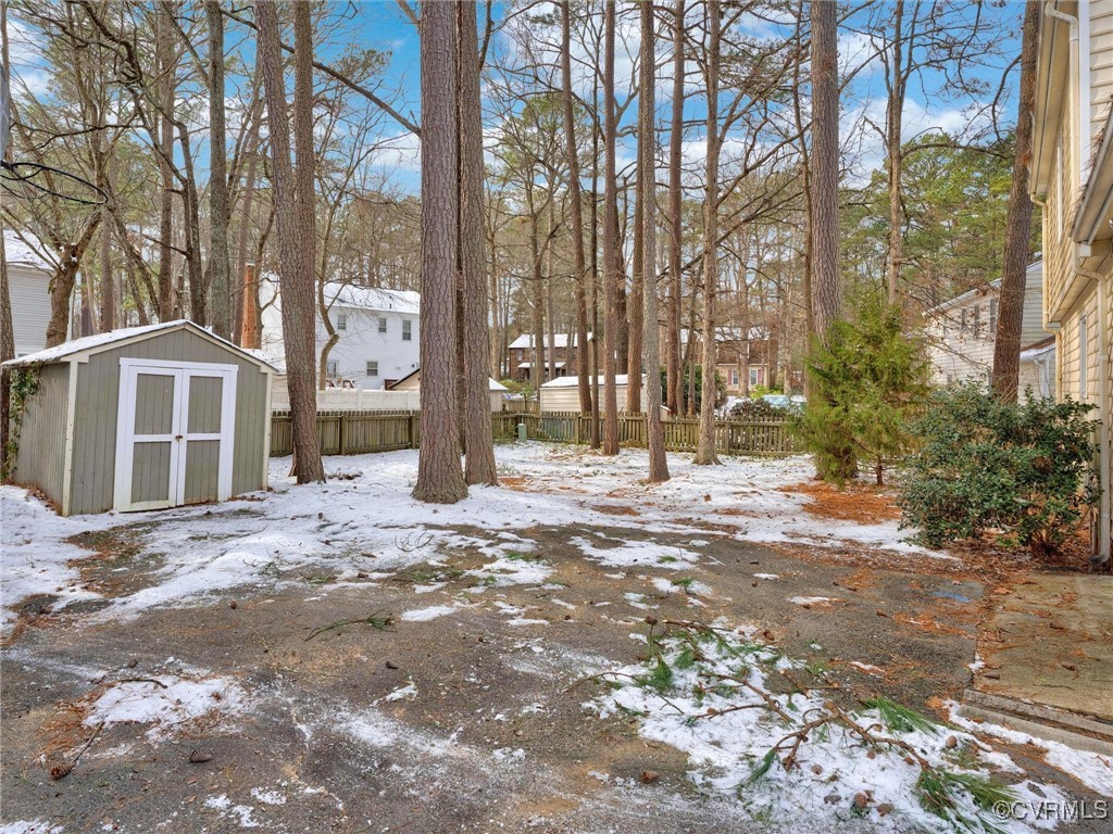 4716 Archduke Road Glen Allen, VA 23060 - Photo 31 of 33 Yard featuring a shed