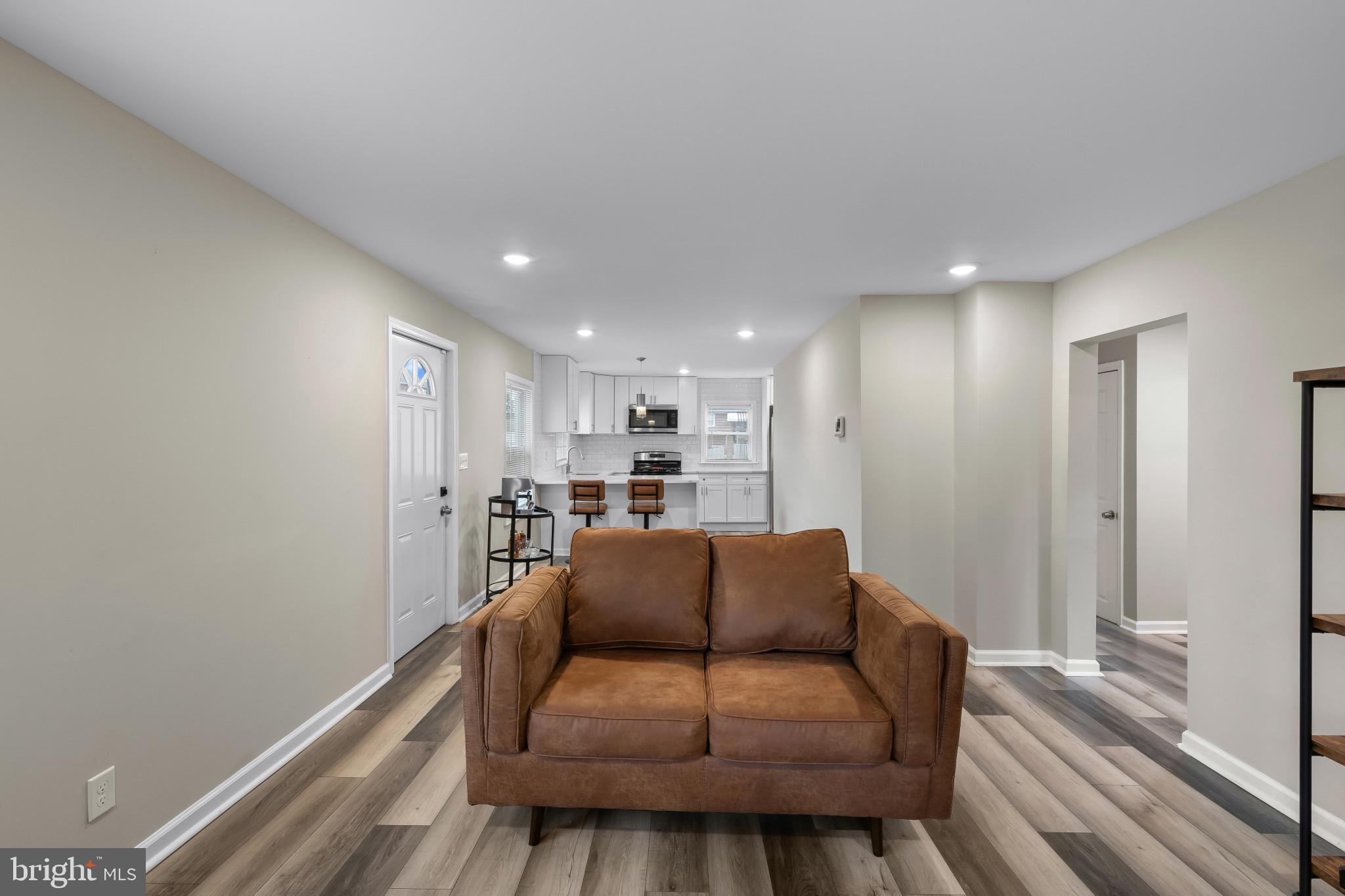 407 Trappe Road Dundalk, MD 21222 - Photo 12 of 46 Living Room