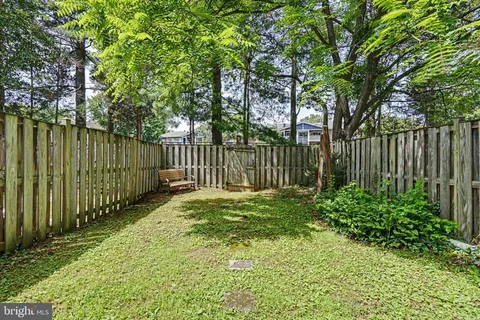 $699,999 | 226 Commons Drive Northwest, Vienna, VA 22180