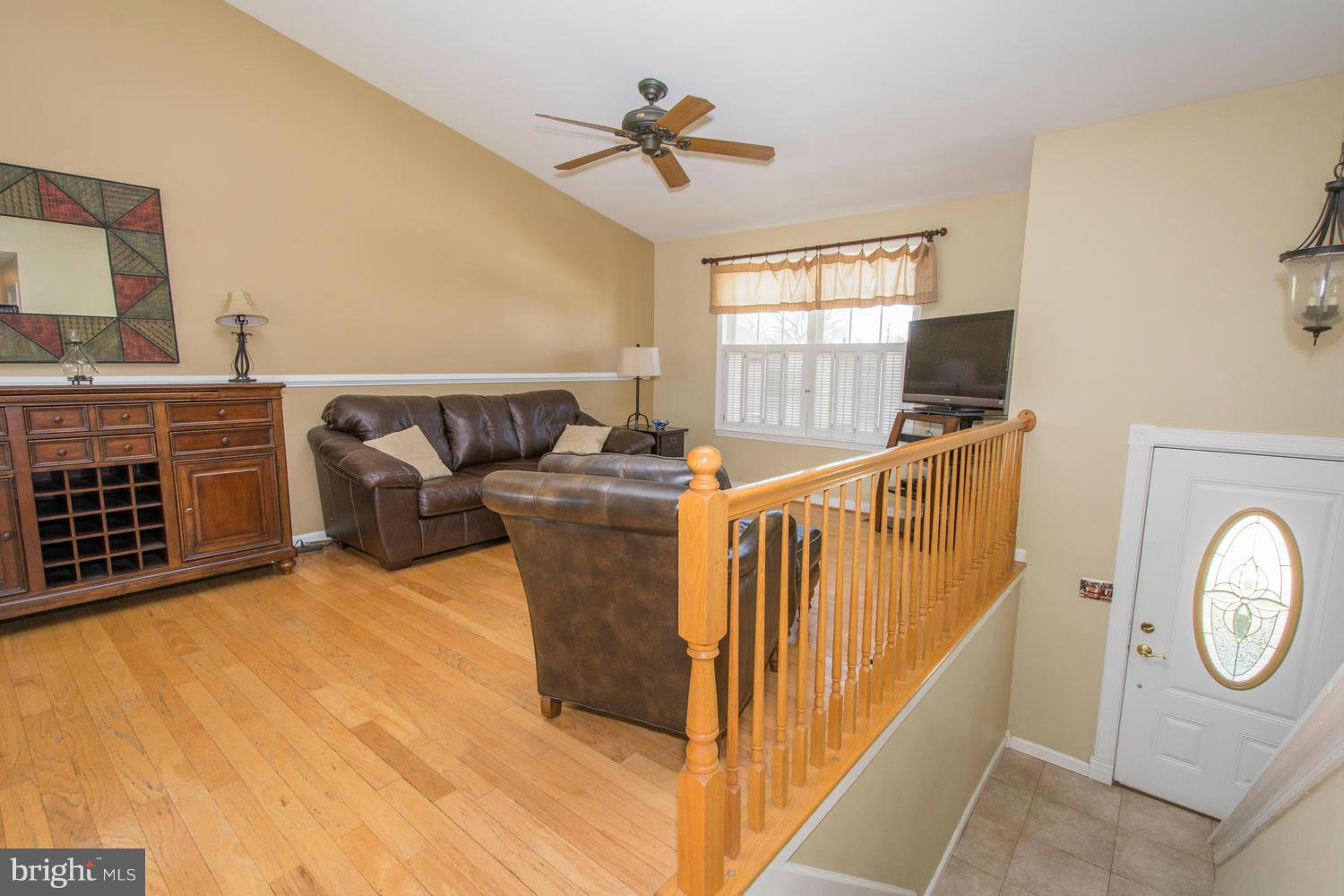 905 Mark Road Baltimore, MD 21225 - Photo 2 of 30 Living Room