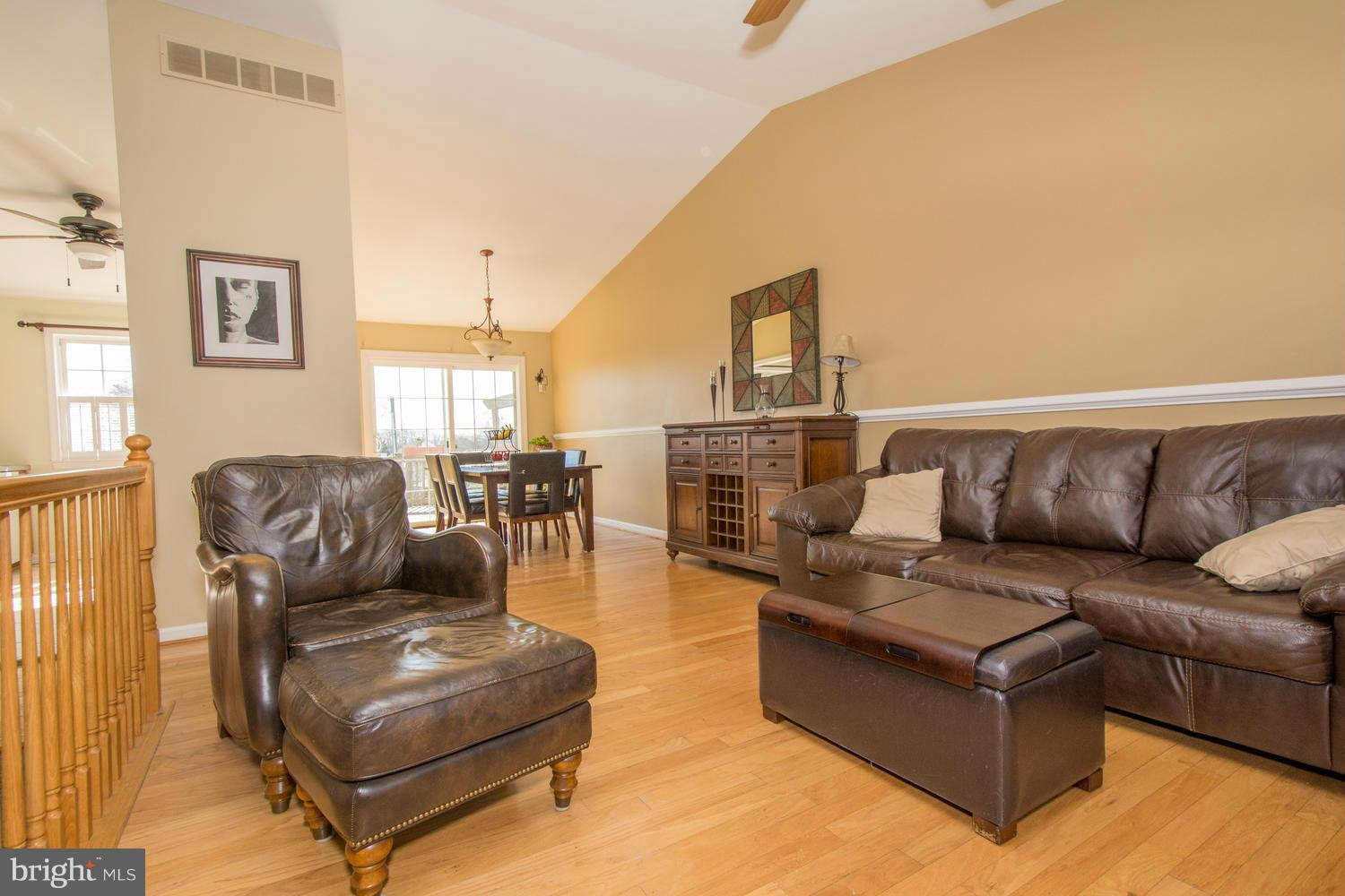 905 Mark Road Baltimore, MD 21225 - Photo 3 of 30 Living Room