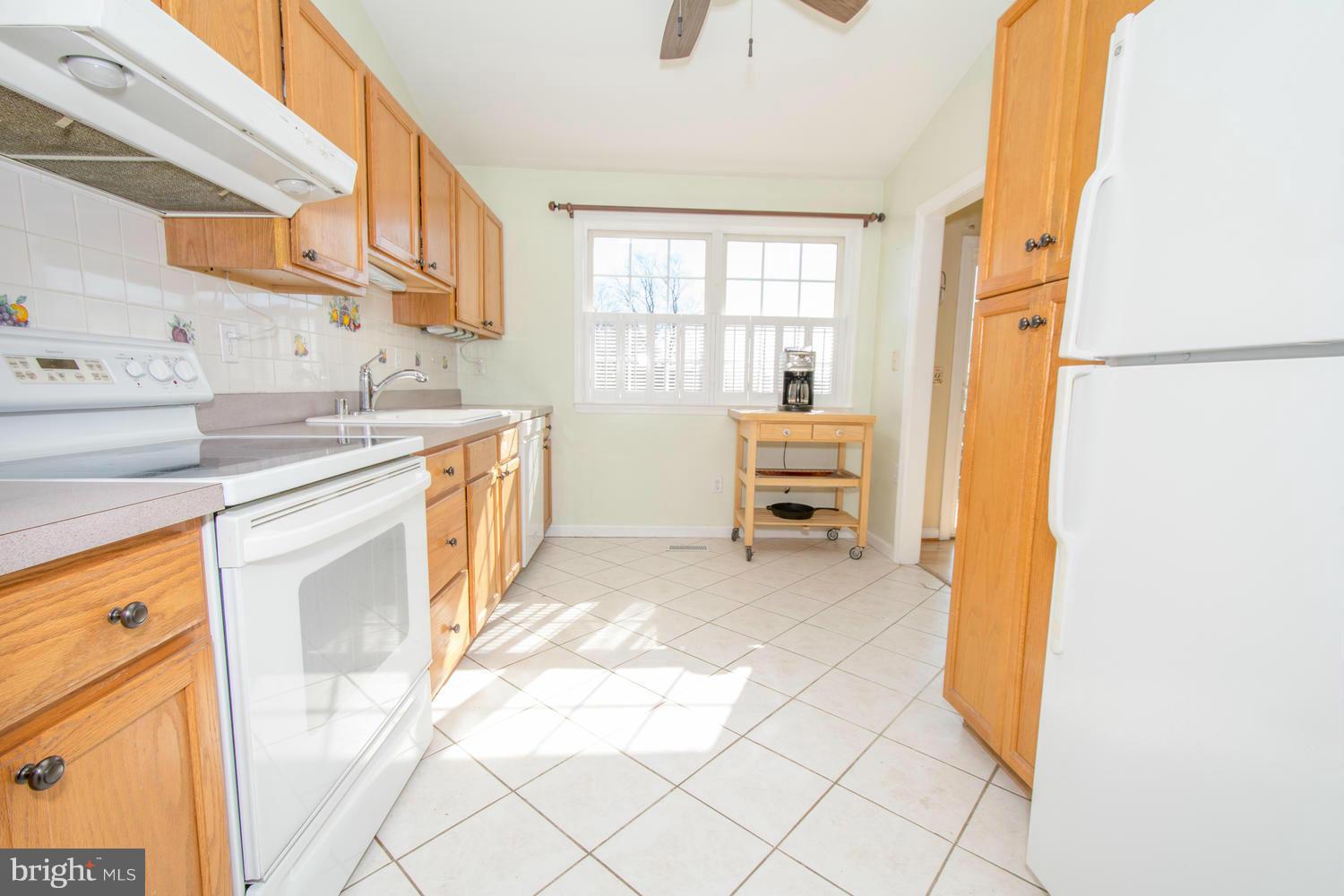 905 Mark Road Baltimore, MD 21225 - Photo 10 of 30 Kitchen