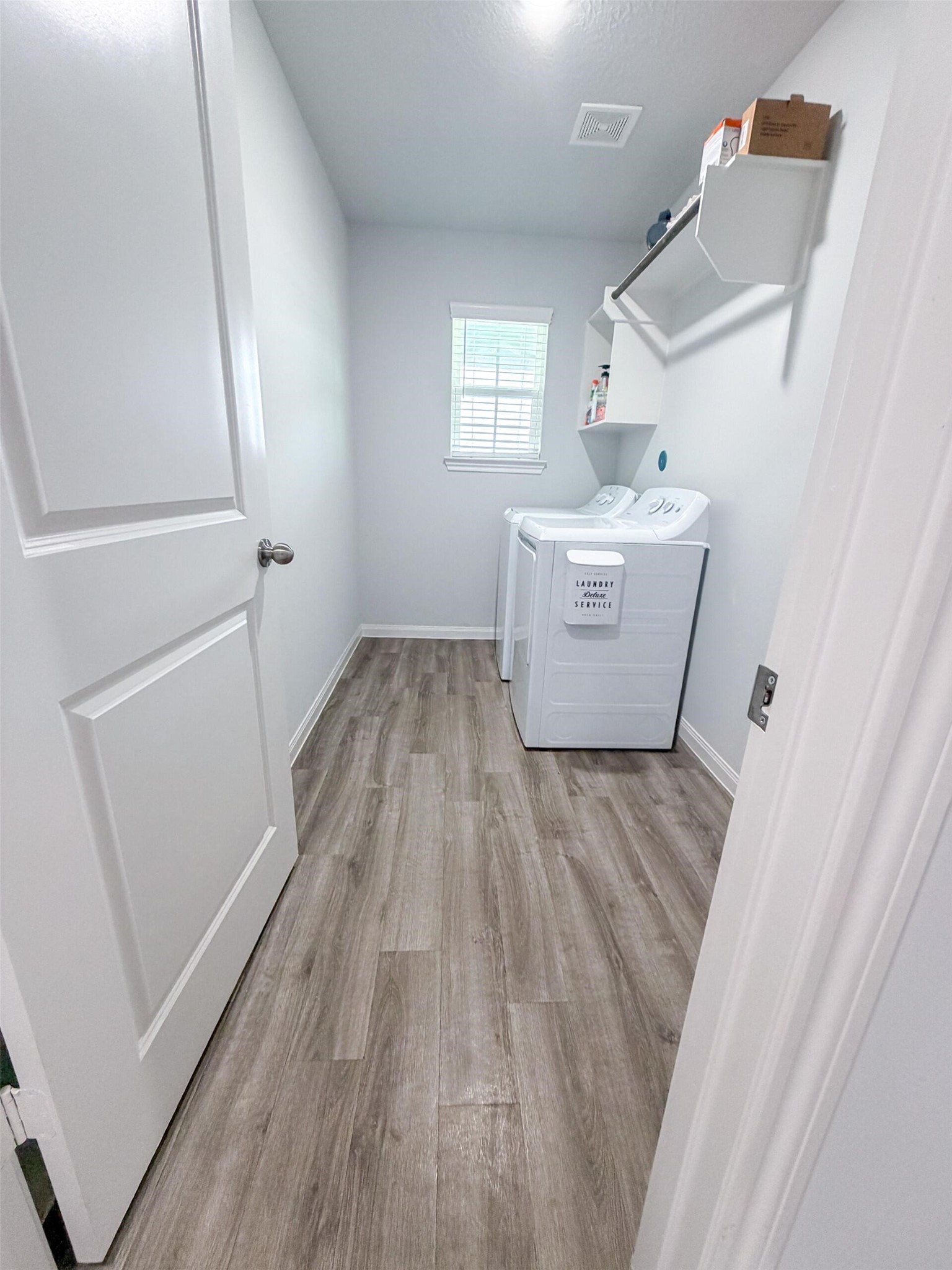 1513 22nd Street Hempstead, TX 77445 - Photo 3 of 12 wooden floor in a room