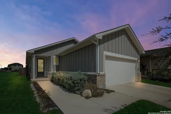 $1,750 | 13249 Fantine Fields, San Antonio, TX 78253