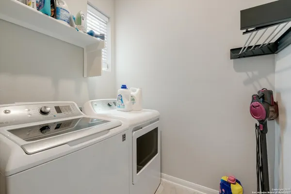 $1,750 | 13249 Fantine Fields, San Antonio, TX 78253