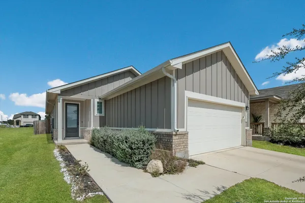 $1,750 | 13249 Fantine Fields, San Antonio, TX 78253