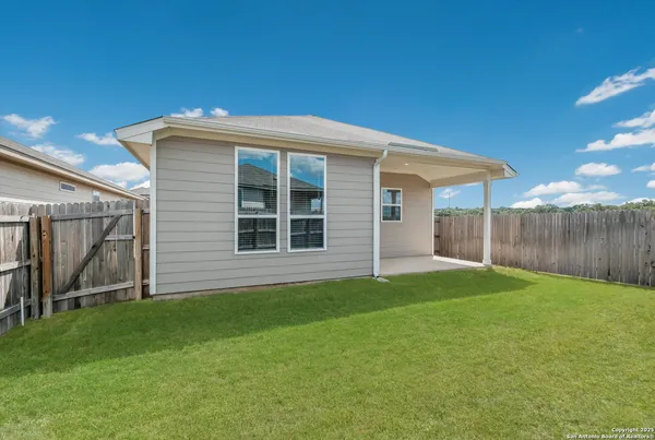 $1,750 | 13249 Fantine Fields, San Antonio, TX 78253