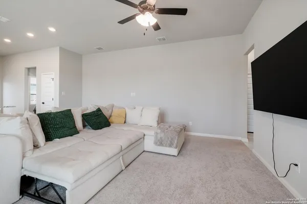 $1,750 | 13249 Fantine Fields, San Antonio, TX 78253