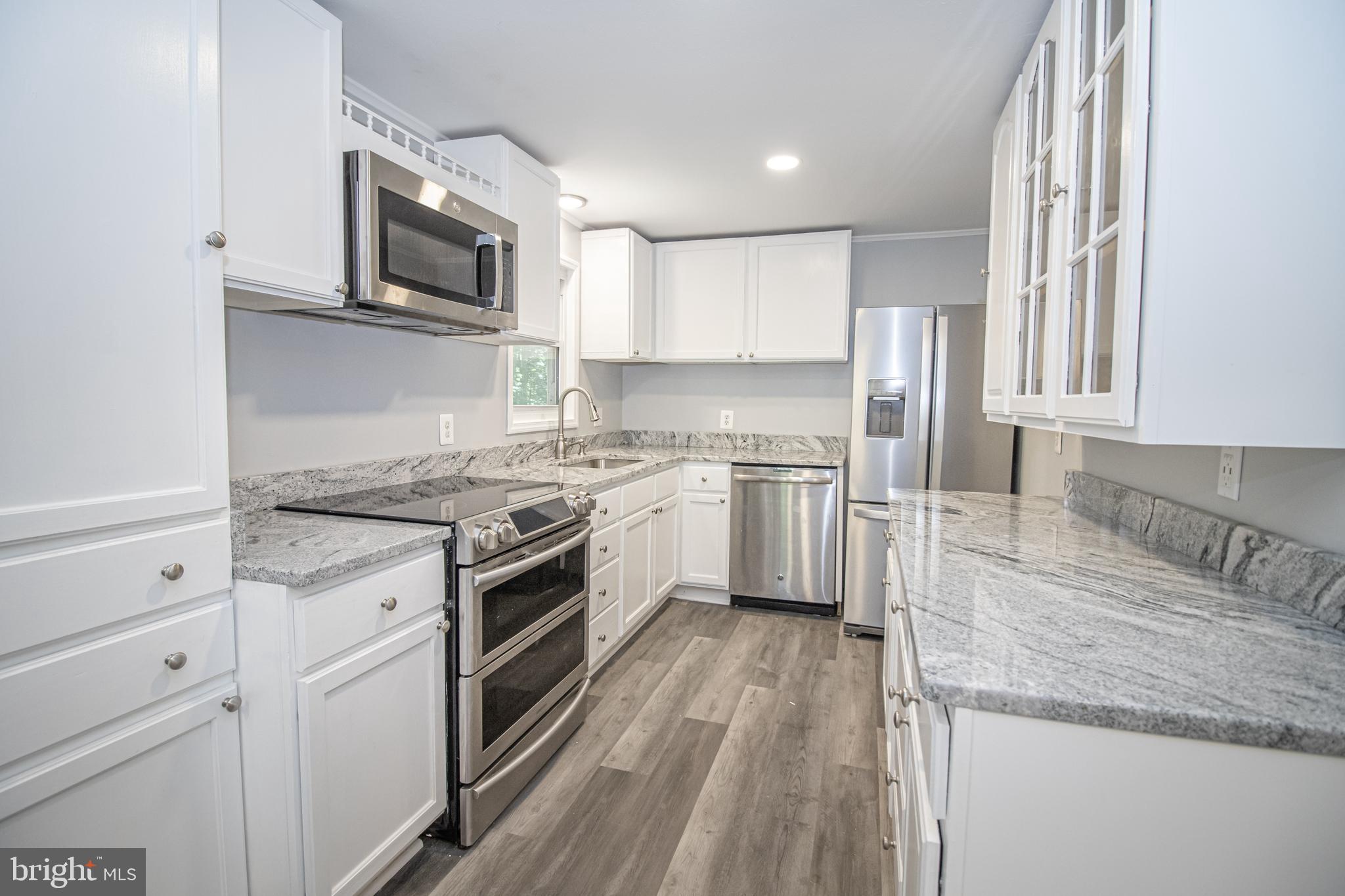 5741 Stephen Reid Road Huntingtown, MD 20639 - Photo 2 of 46 New kitchen counter