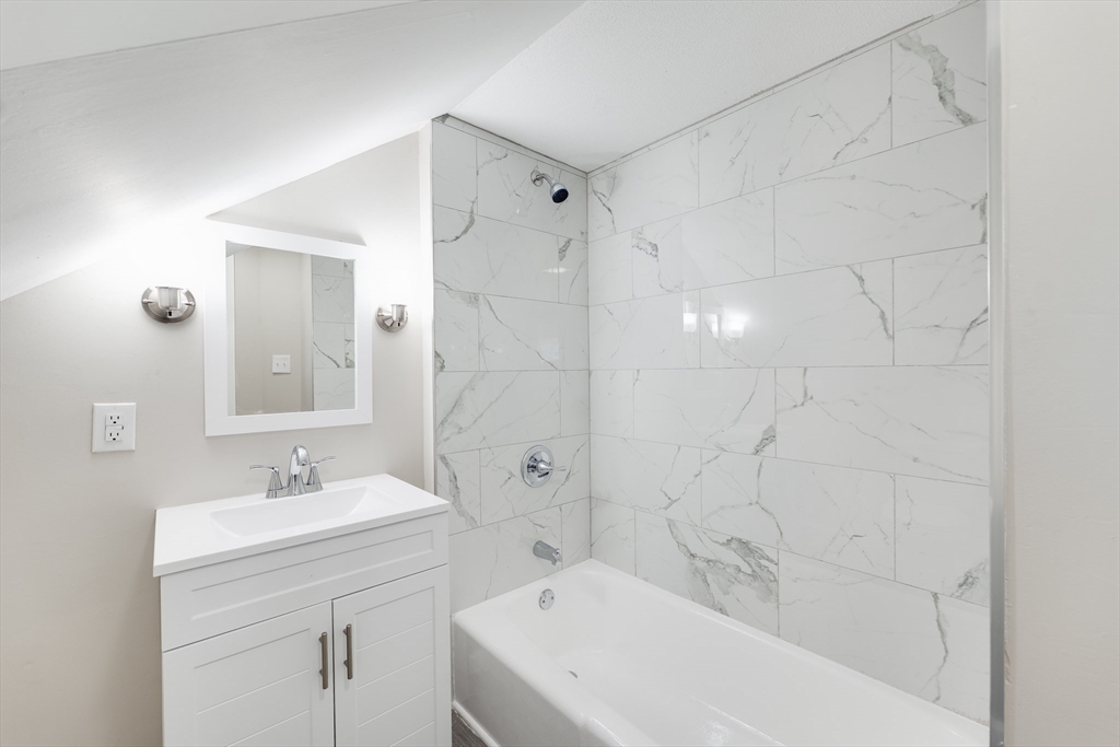 257 Redlands Street Springfield, MA 01104 - Photo 13 of 21