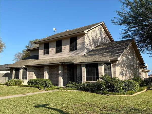 $349,900 | 2300 Memorial Parkway, Portland, TX 78374