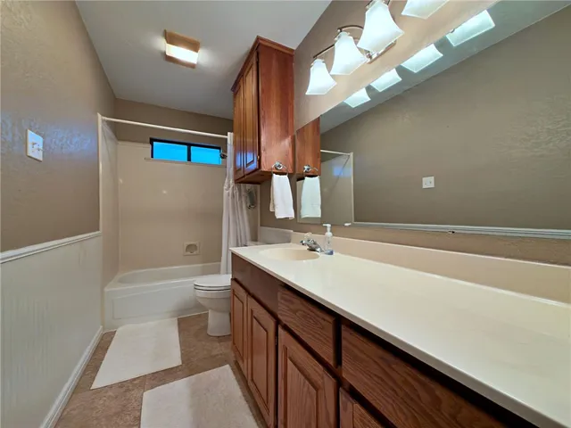 $359,900 | 2300 Memorial Parkway, Portland, TX 78374