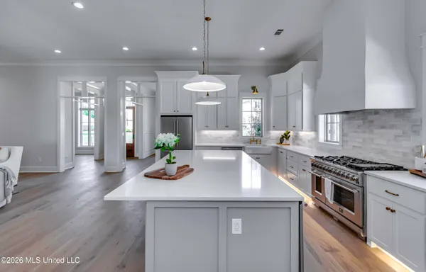 $749,900 | 620 Big Vly Loop, Flowood, MS 39232