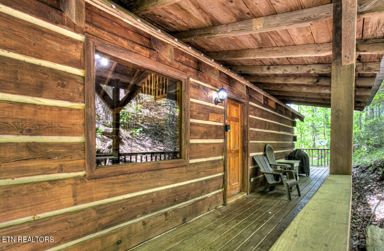 1325 Ridgefield Drive Sevierville, TN 37876 - Photo 2 of 19 IMG_4359LR