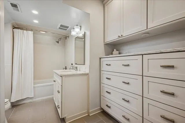 $1,295,000 | 2740 Asbury Avenue, Evanston, IL 60201