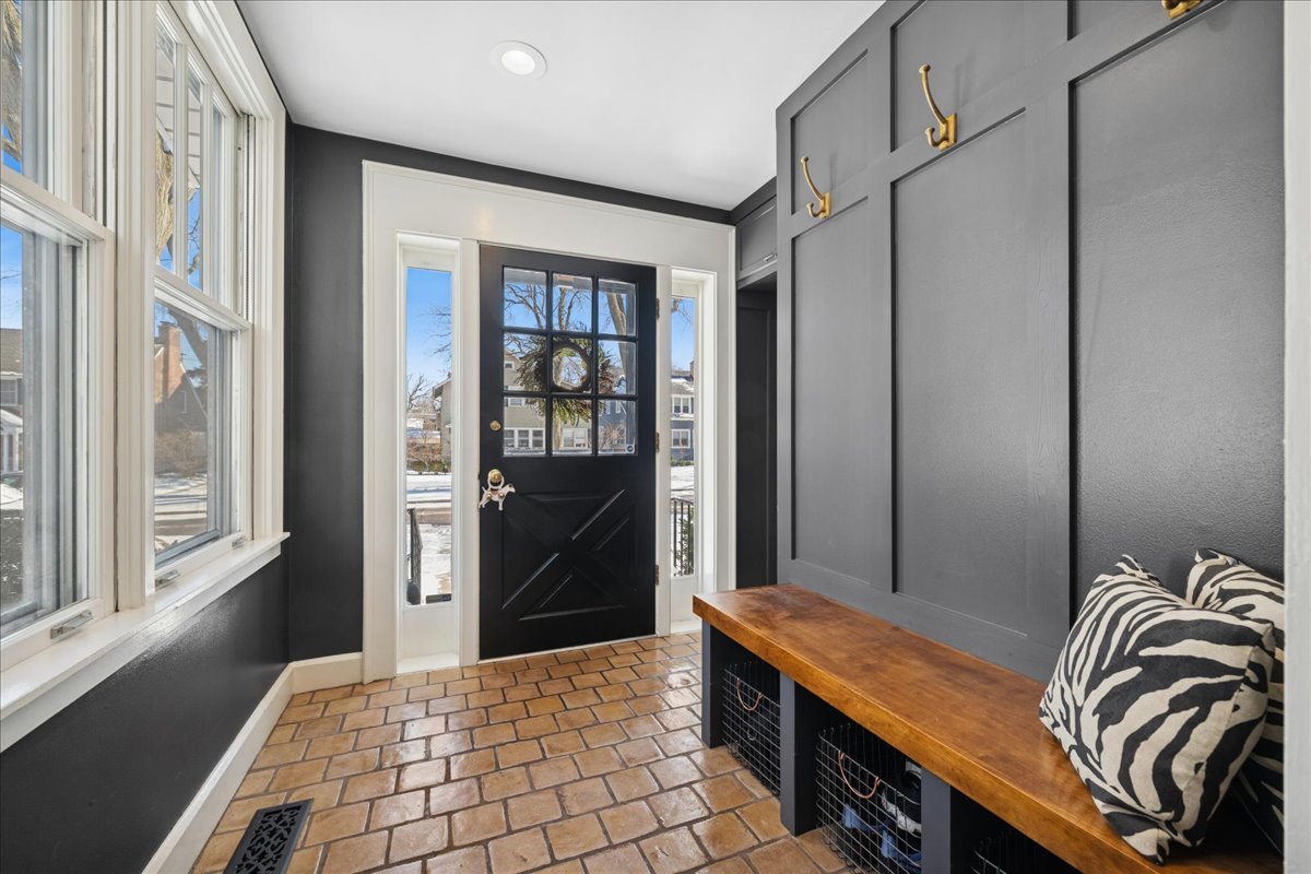 2740 Asbury Avenue Evanston, IL 60201 - Photo 3 of 40 a bedroom with a bed and a window
