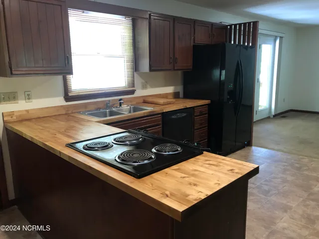 $1,600 | 135 South Belvedere Drive, Hampstead, NC 28443