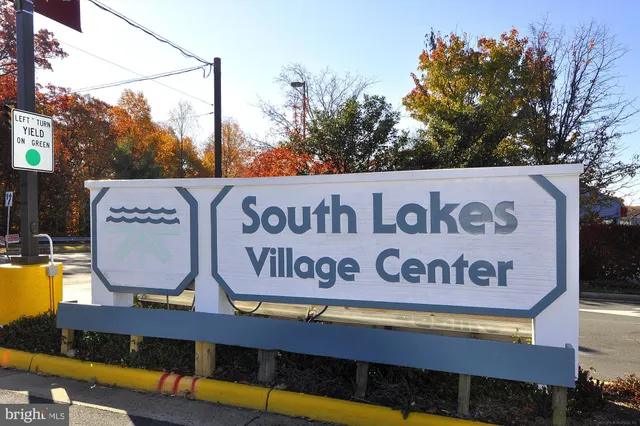 $2,750 | 1963 B Villaridge Drive, Unit 1963B, Reston, VA 20191