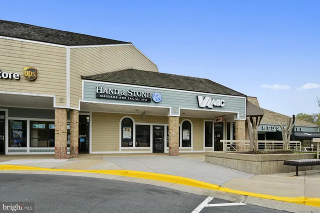 $2,750 | 1963 B Villaridge Drive, Unit 1963B, Reston, VA 20191