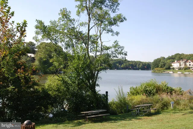 $2,750 | 1963 B Villaridge Drive, Unit 1963B, Reston, VA 20191