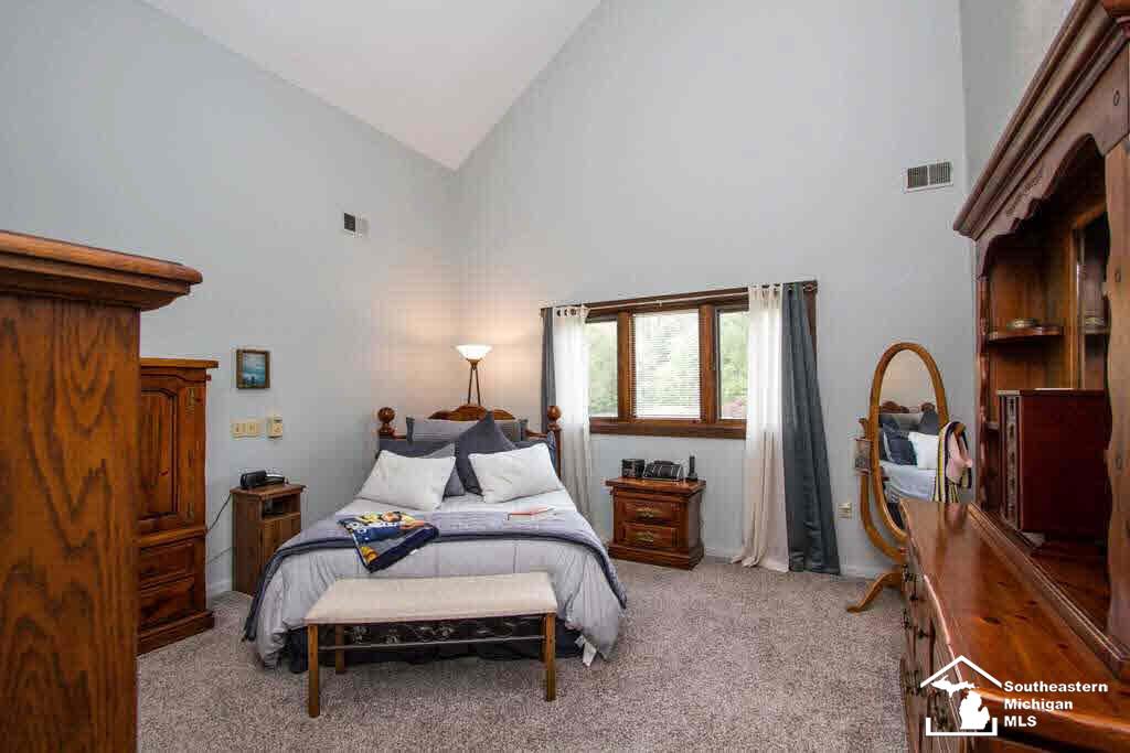 1840 West Temperance Road Temperance, MI 48182 - Photo 19 of 25 Master bedroom