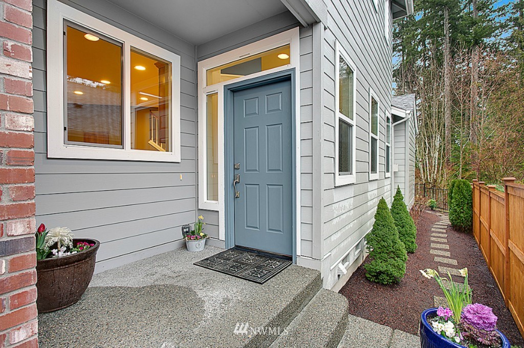 24012 Northeast Adair Road Redmond, WA 98053 - Photo 2 of 17 Gallery Image 2