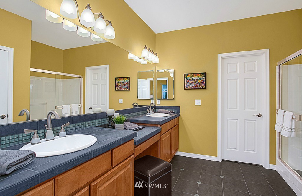 24012 Northeast Adair Road Redmond, WA 98053 - Photo 10 of 17 Gallery Image 10