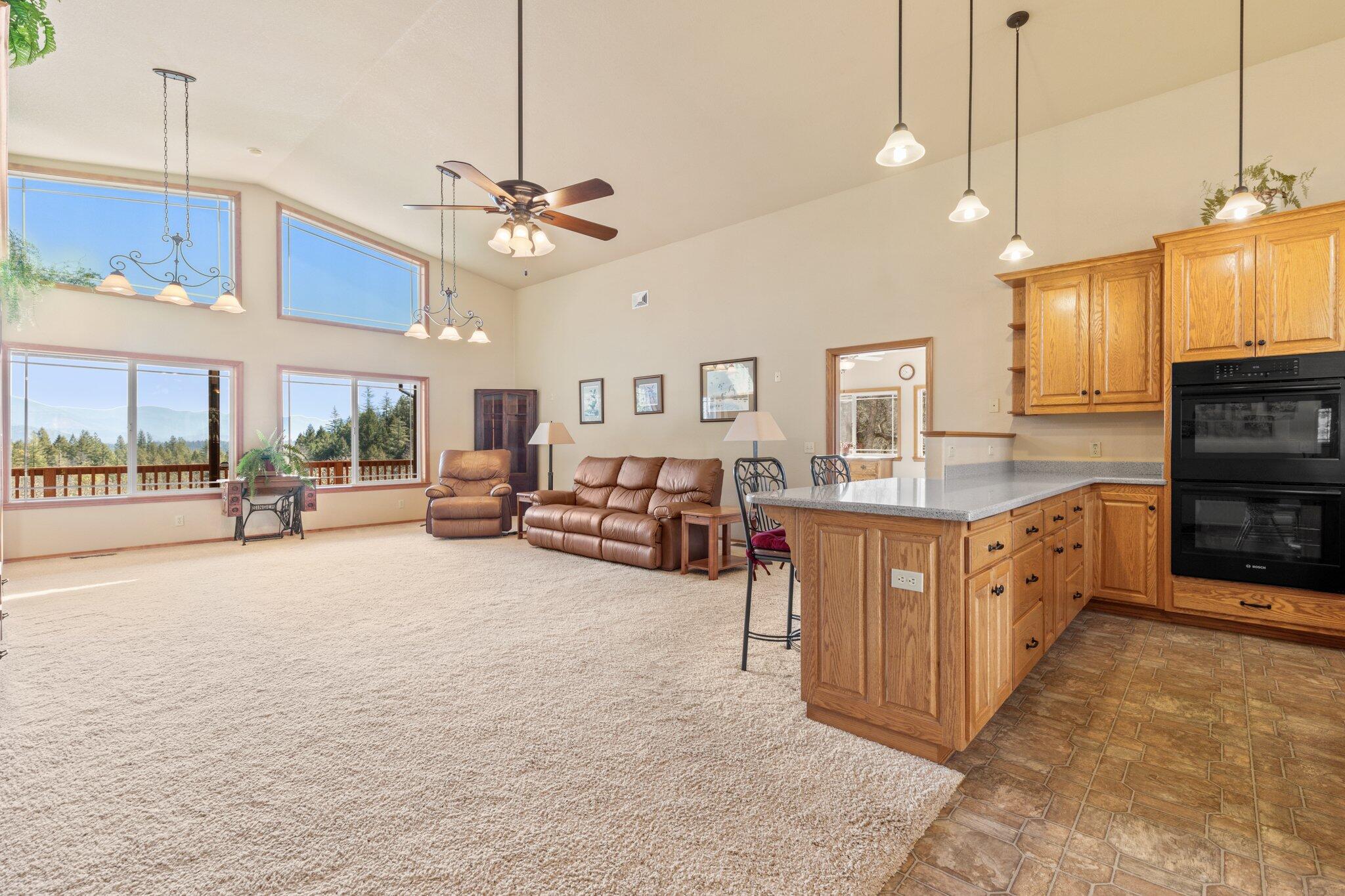 6250 West Side Road Cave Junction, OR 97523 - Photo 17 of 43 16-web-or-mls-IMGL5458