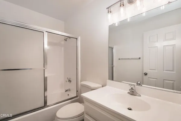 $2,200 | 1169 Rosedale Avenue, Unit 204, Glendale, CA 91201