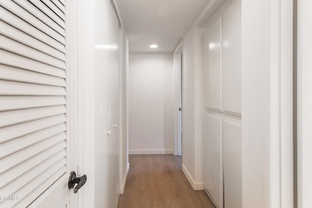 1169 Rosedale Avenue, Unit 204 Glendale, CA 91201 - Photo 17 of 27 a view of a hallway