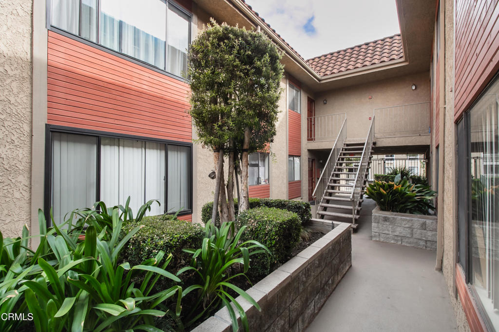 1169 Rosedale Avenue, Unit 204 Glendale, CA 91201 - Photo 20 of 27 a view of a house with entryway and wooden floor