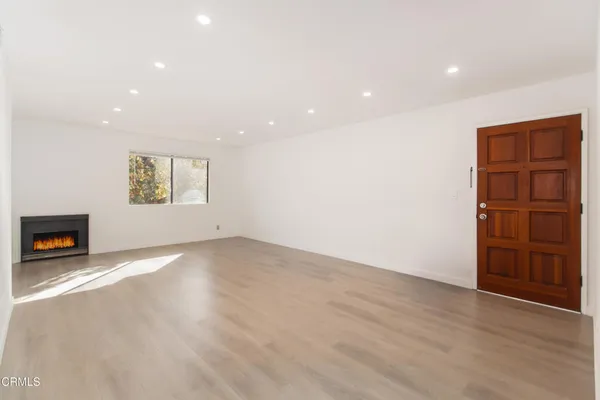 $2,200 | 1169 Rosedale Avenue, Unit 204, Glendale, CA 91201