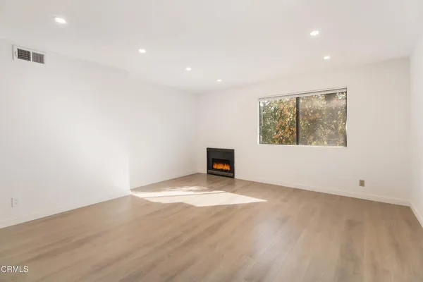 $2,200 | 1169 Rosedale Avenue, Unit 204, Glendale, CA 91201