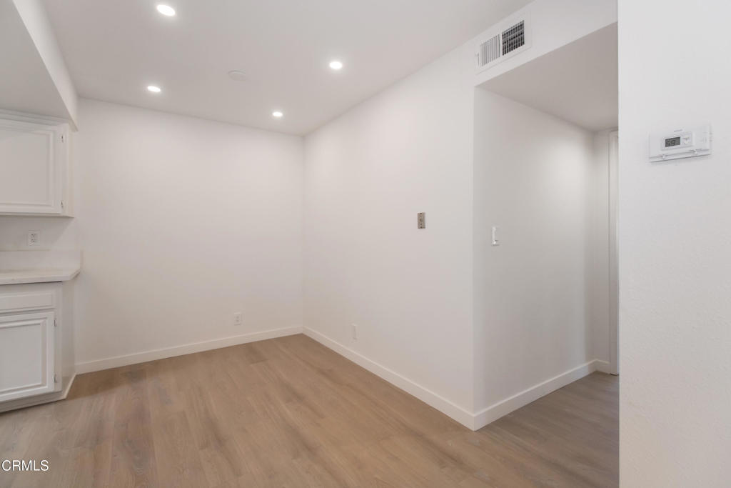 1169 Rosedale Avenue, Unit 204 Glendale, CA 91201 - Photo 5 of 27 a view of an empty room