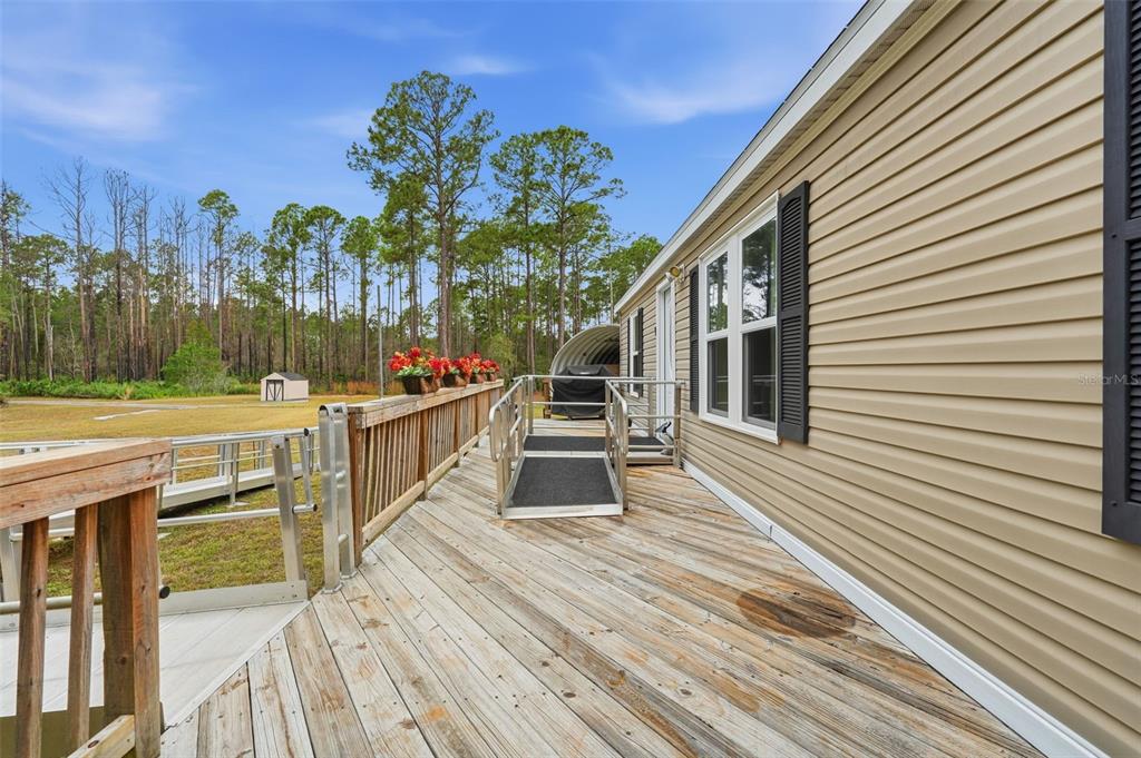 104 Ferncreek Drive Georgetown, FL 32139 - Photo 28 of 52 a outdoor space with hardwood