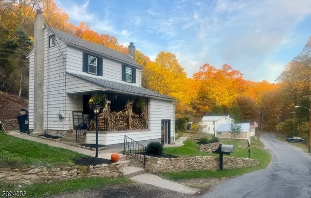 $2,800 | 241 Lows Hollow Road, Stewartsville, NJ 08886