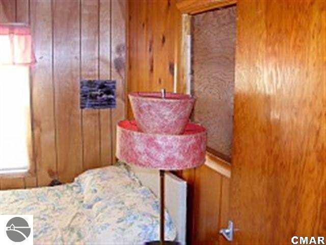 5705 East Pakes Road Crystal, MI 48818 - Photo 10 of 12 1769609-9.JPG