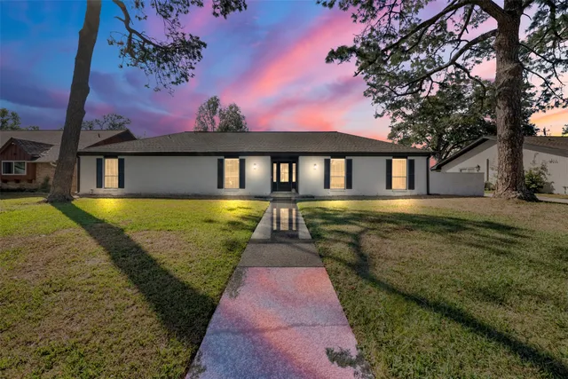 $299,999 | 5117 Ashwood Drive, Baytown, TX 77521